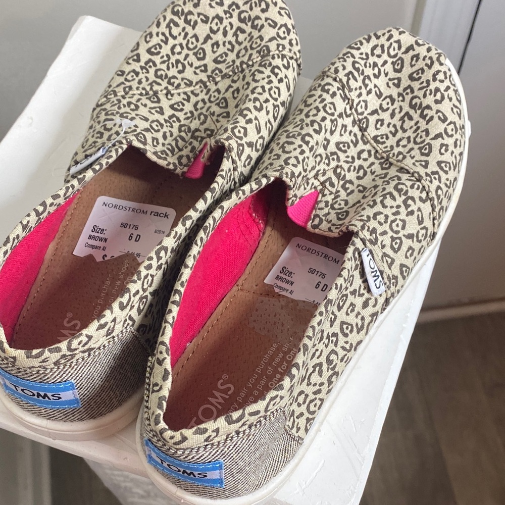 Toms Leopard Pattern Slip-Ons with Pink Lining